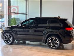 جیپ گراند شیرۆکی